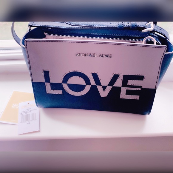 Michael Kors Handbags - Michael Kors Selma LOVE 💙